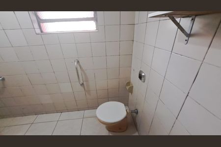 Banheiro de casa à venda com 3 quartos, 100m² em Vila Dalva, São Paulo