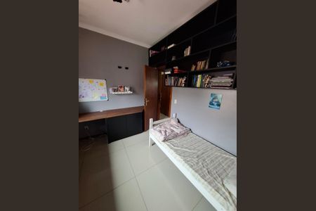 Quarto 2 de casa de condomínio à venda com 3 quartos, 150m² em Espírito Santo, Porto Alegre