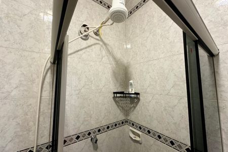 Banheiro de kitnet/studio para alugar com 1 quarto, 35m² em Centro, Rio de Janeiro