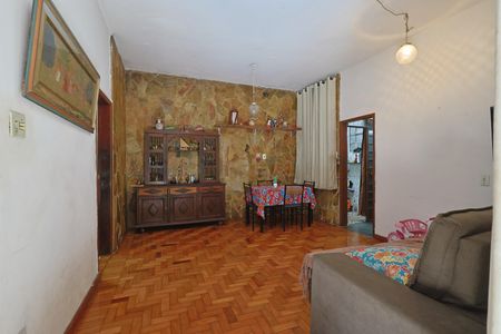 Sala de casa à venda com 3 quartos, 125m² em Cidade Nova, Belo Horizonte