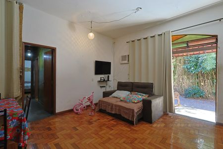Sala de casa à venda com 3 quartos, 125m² em Cidade Nova, Belo Horizonte