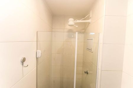 Banheiro de apartamento para alugar com 1 quarto, 29m² em Caminho das Árvores, Salvador