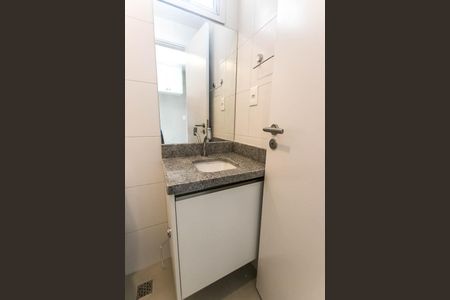 Banheiro de apartamento para alugar com 1 quarto, 29m² em Caminho das Árvores, Salvador