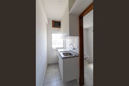 Cozinha de kitnet/studio para alugar com 1 quarto, 17m² em Vila Marieta, São Paulo