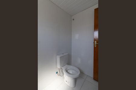 Banheiro de kitnet/studio para alugar com 1 quarto, 17m² em Vila Marieta, São Paulo