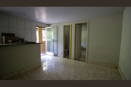 Sala de casa para alugar com 1 quarto, 54m² em Vargem Pequena, Rio de Janeiro