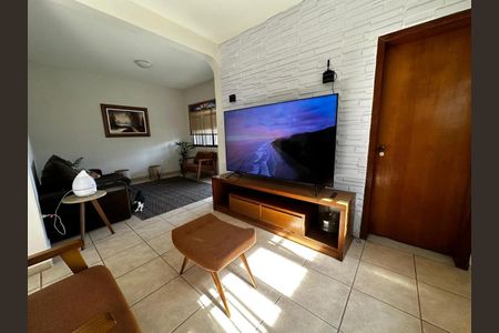 Sala de casa à venda com 4 quartos, 300m² em Nova Granada, Belo Horizonte