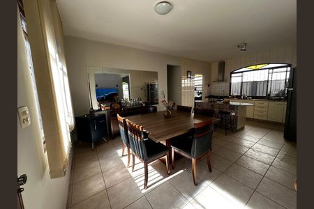 Sala de Jantar de casa à venda com 4 quartos, 300m² em Nova Granada, Belo Horizonte
