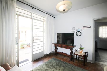 Sala de TV de casa à venda com 4 quartos, 270m² em Vila Nova Conceição, São Paulo