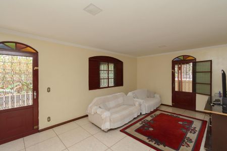 Sala de casa para alugar com 3 quartos, 432m² em Eldorado, Contagem