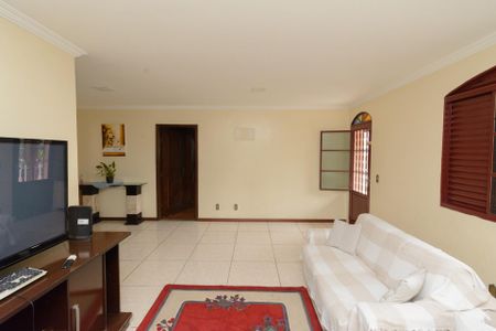 Sala de casa para alugar com 3 quartos, 432m² em Eldorado, Contagem