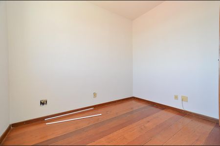 Quarto de apartamento à venda com 2 quartos, 68m² em Fernão Dias, Belo Horizonte