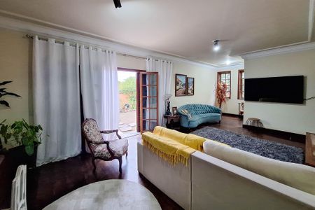 Sala de casa para alugar com 5 quartos, 375m² em Piratininga, Niterói