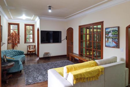 Sala de casa para alugar com 5 quartos, 375m² em Piratininga, Niterói