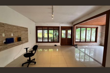 Sala de casa à venda com 7 quartos, 900m² em Vargem Pequena, Rio de Janeiro