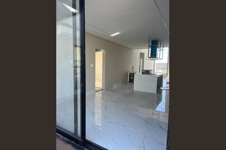 Casa para alugar com 2 quartos, 150m² em Estoril, Belo Horizonte