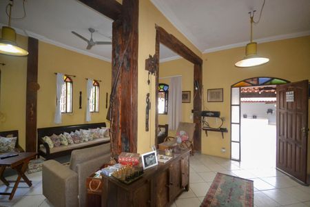 Sala de casa para alugar com 4 quartos, 3000m² em Chacrinha, Nova Iguaçu