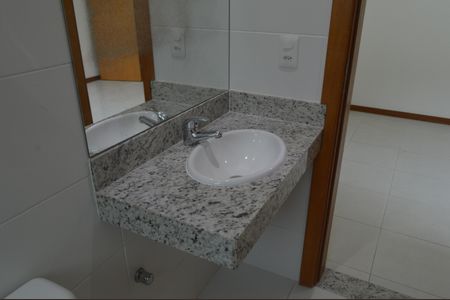 Banheiro da Suíte 1 de casa de condomínio para alugar com 4 quartos, 188m² em Freguesia (jacarepaguá), Rio de Janeiro