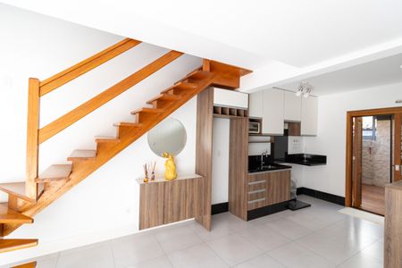 Sala de casa de condomínio à venda com 2 quartos, 75m² em Teresópolis, Porto Alegre