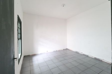 Sala/Quarto de casa para alugar com 1 quarto, 40m² em Vila Nivi, São Paulo