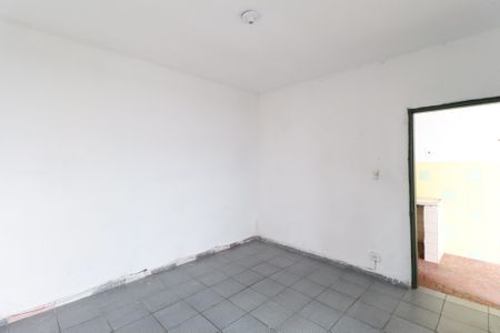 Sala/Quarto de casa para alugar com 1 quarto, 40m² em Vila Nivi, São Paulo