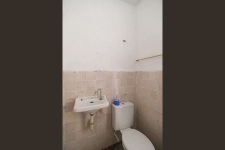 Banheiro de casa para alugar com 1 quarto, 40m² em Vila Nivi, São Paulo