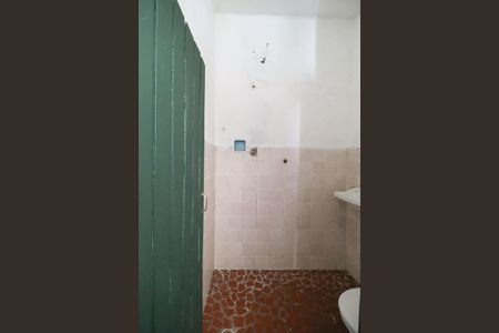 Banheiro de casa para alugar com 1 quarto, 40m² em Vila Nivi, São Paulo