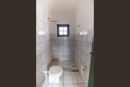 Banheiro de kitnet/studio para alugar com 1 quarto, 35m² em Engenho do Mato, Niterói