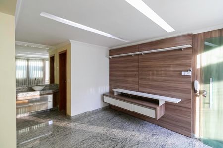 Sala de casa à venda com 3 quartos, 105m² em Santa Terezinha, Belo Horizonte