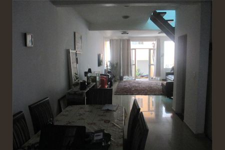 Casa de Condomínio à venda com 5 quartos, 200m² em Vila Alexandria, São Paulo