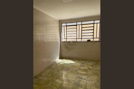 Casa à venda com 3 quartos, 250m² em Jardim Itacolomi, São Paulo