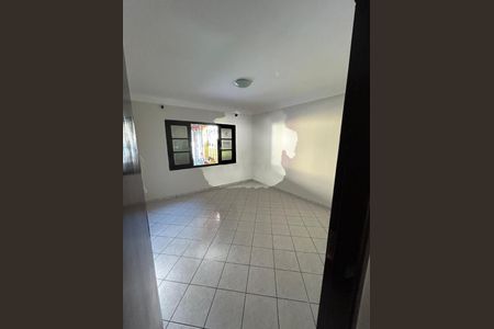 Casa à venda com 3 quartos, 131m² em Jardim Ivone, São Paulo