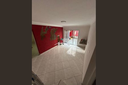 Casa à venda com 3 quartos, 131m² em Jardim Ivone, São Paulo