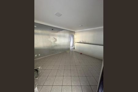 Casa à venda com 3 quartos, 131m² em Jardim Ivone, São Paulo