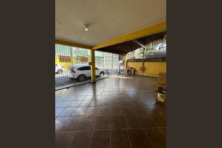 Casa à venda com 3 quartos, 131m² em Jardim Ivone, São Paulo