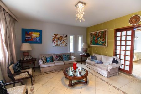 Sala 1 de casa para alugar com 3 quartos, 289m² em Piratininga, Niterói