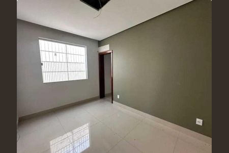 Casa para alugar com 3 quartos, 79m² em Santa Terezinha, Belo Horizonte