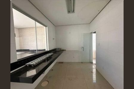 Casa para alugar com 3 quartos, 79m² em Santa Terezinha, Belo Horizonte