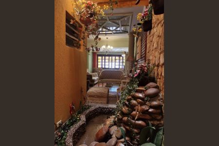 Casa à venda com 3 quartos, 200m² em Parque Tomas Saraiva, São Paulo