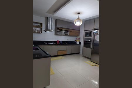 Cozinha de casa à venda com 4 quartos, 450m² em Jardim Miriam, São Paulo