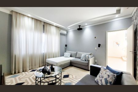 Sala de TV de casa de condomínio para alugar com 5 quartos, 700m² em Parque Xangrilá, Campinas