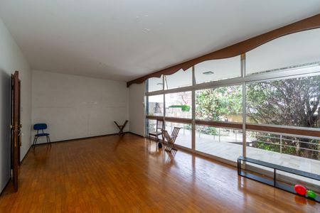 Sala de casa à venda com 8 quartos, 720m² em Gutierrez, Belo Horizonte