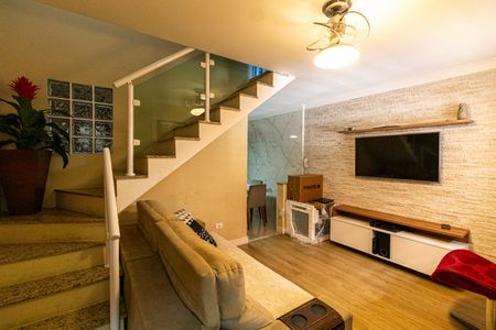 Sala de casa de condomínio à venda com 2 quartos, 75m² em Vila Carolina, São Paulo