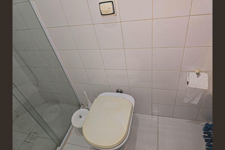 Banheiro de apartamento para alugar com 1 quarto, 89m² em Macuco, Santos