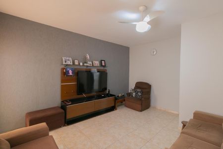 Sala de casa à venda com 2 quartos, 250m² em Jardim Guanabara, Belo Horizonte