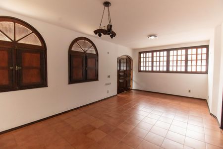 Sala de casa à venda com 4 quartos, 190m² em Piratininga, Niterói
