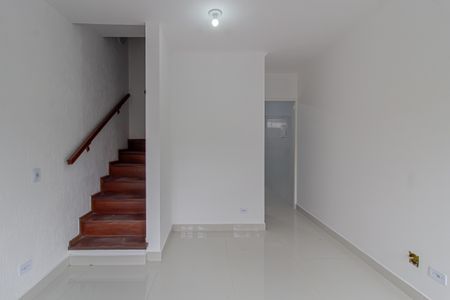Sala de casa de condomínio à venda com 2 quartos, 70m² em Jardim Jaú (Zona Leste), São Paulo