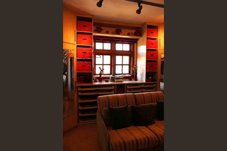 Casa à venda com 6 quartos, 300m² em Jardim Peri Peri, São Paulo