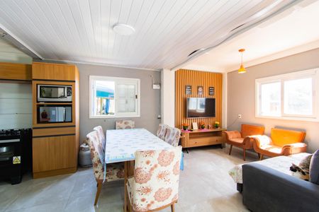 Sala de casa à venda com 5 quartos, 200m² em Mathias Velho, Canoas