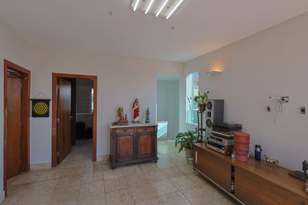 Sala 2 de apartamento à venda com 4 quartos, 220m² em Barroca, Belo Horizonte